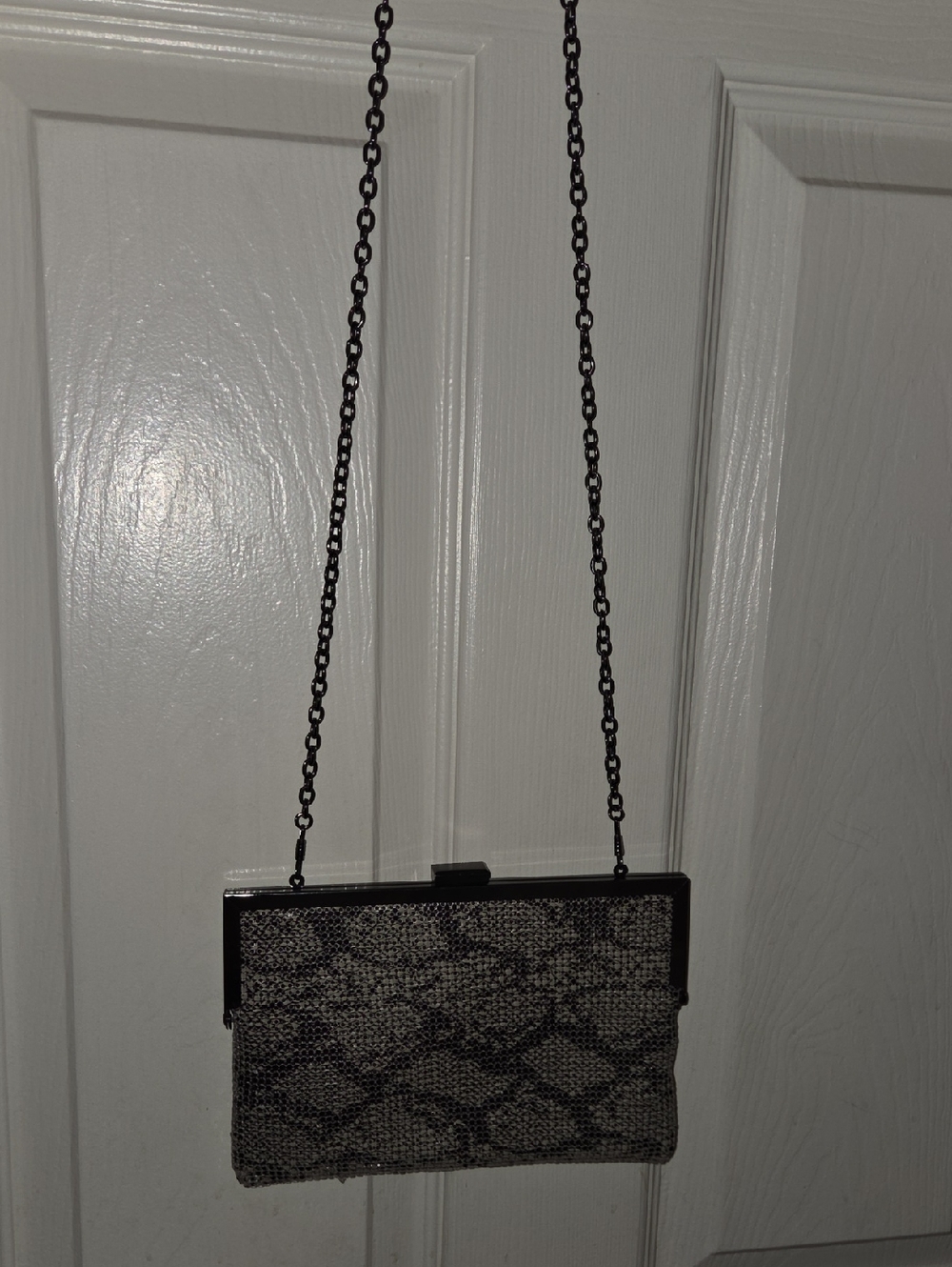 Chic Snake-Print Chain Crossbody Bag - Black
